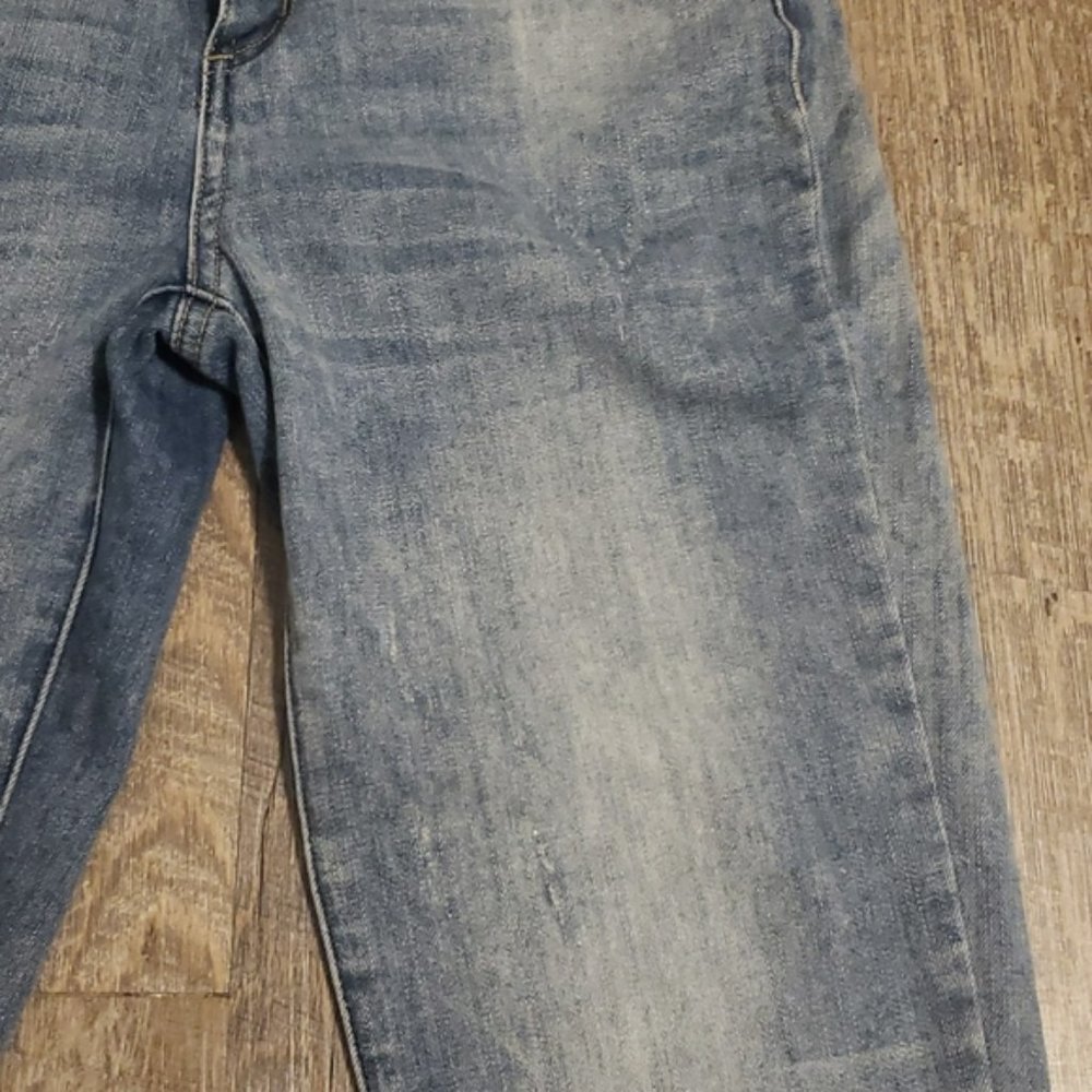 Distressed jeans - Picture 5 of 9